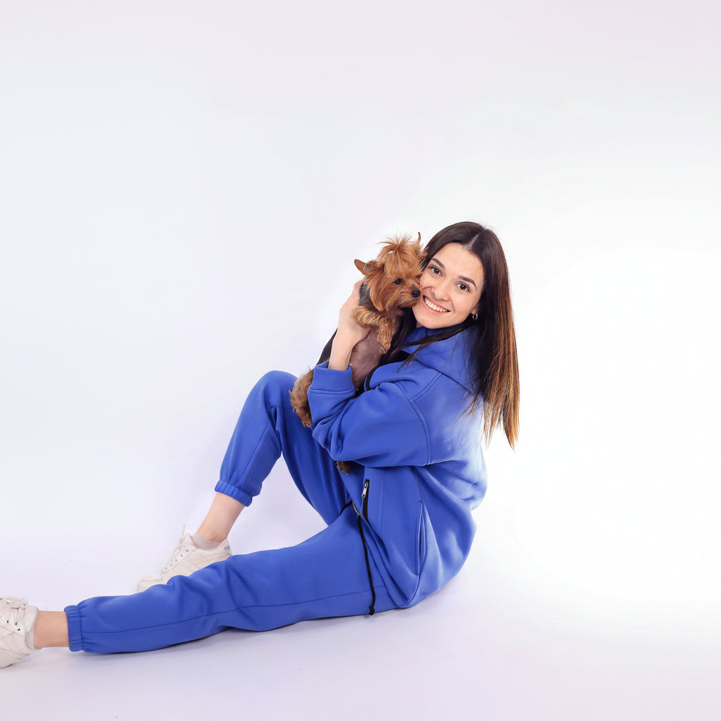 Royal Blue Pet Carrier Hoodie: Ergonomic Canine Clothing with Safety Leash Secondary image